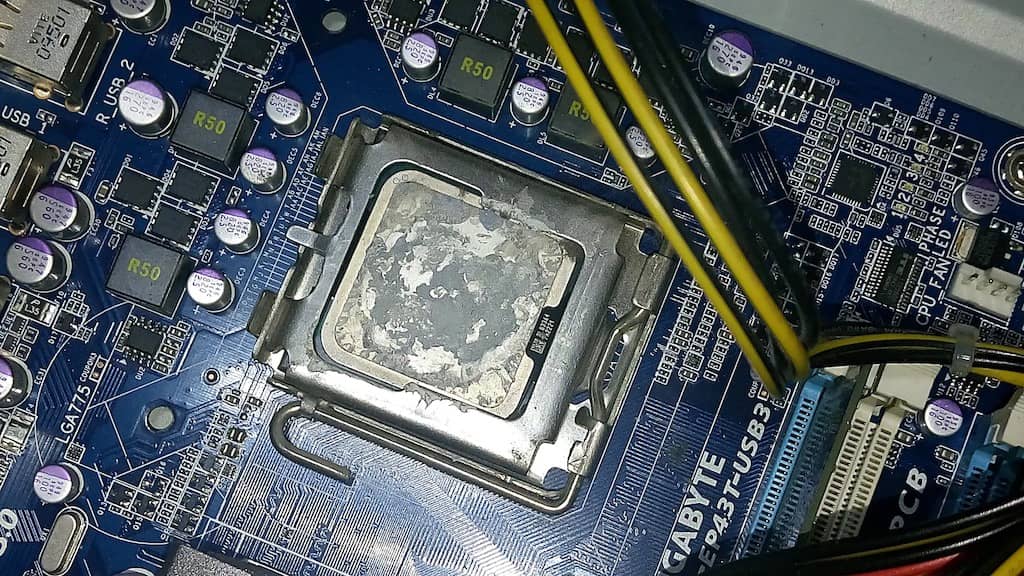 Can You Use Rubbing Alcohol to Remove CPU Thermal Paste?